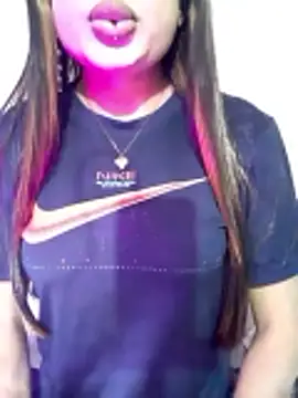 Cutie-Whiskey1 online show from 17, 12, 2025