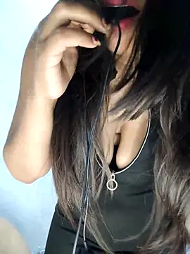 bigcutecouple online show from 10, 4, 2026