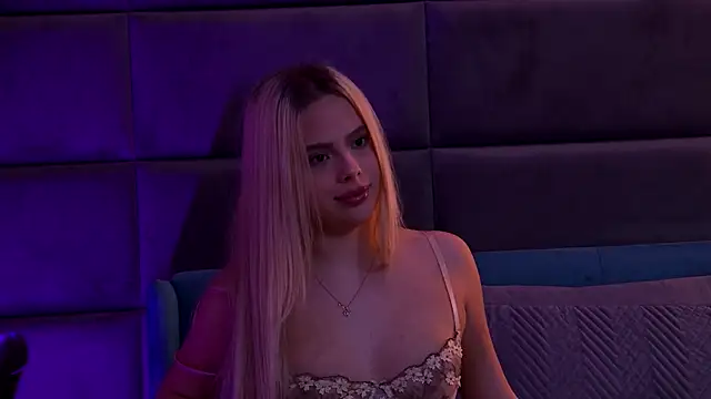 Snapshot of YssabelFox chatting on 16, 11, 2025 YssabelFox online show from 16, 11, 2025