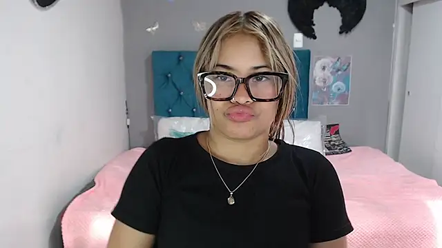 mia sexgirl online show from 28, 7, 2026