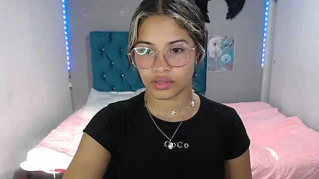 Snapshot of mia_sexgirl chatting on 9, 6, 2026 mia sexgirl online show from 9, 6, 2026