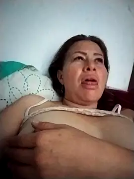 LaraCaliente online show from 28, 2, 2026