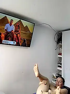 LaraCaliente online show from 13, 4, 2026