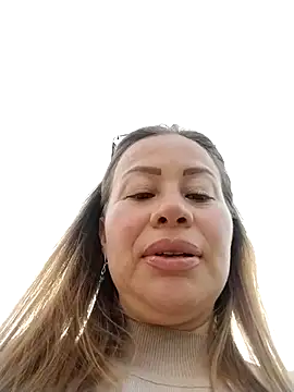 LaraCaliente online show from 16, 9, 2025