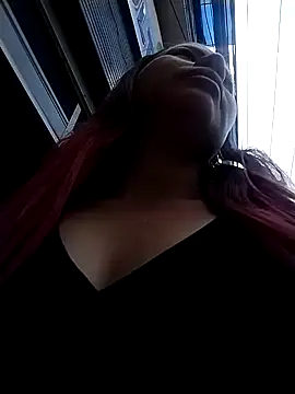 LaraCaliente online show from 7, 2, 2026