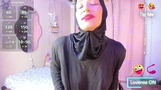 ShanaJamil online show from 28, 11, 2025