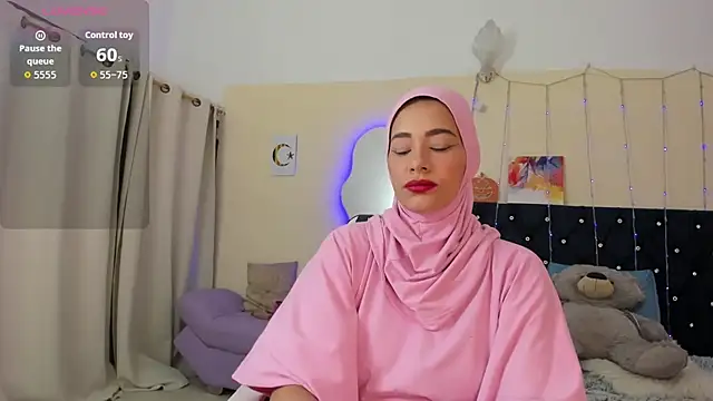 Snapshot of ShanaJamil chatting on 5, 5, 2026 ShanaJamil online show from 5, 5, 2026