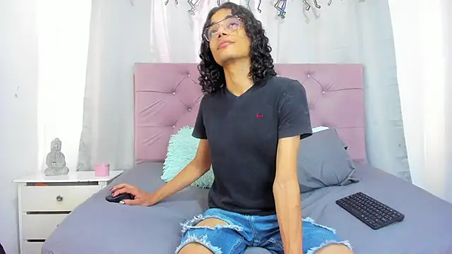 EthanBlackwoodd online show from 4, 12, 2025