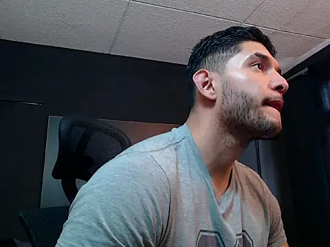 Snapshot of RichardMilleer chatting on 11, 11, 2025 RichardMilleer online show from 11, 11, 2025