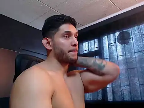 Snapshot of RichardMilleer chatting on 26, 10, 2025 RichardMilleer online show from 26, 10, 2025