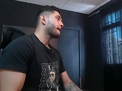 Snapshot of RichardMilleer chatting on 8, 11, 2025 RichardMilleer online show from 8, 11, 2025