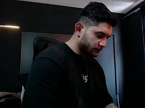 Snapshot of RichardMilleer chatting on 23, 10, 2025 RichardMilleer online show from 23, 10, 2025