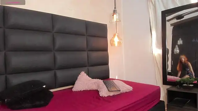miss-ashley- online show from 7, 10, 2025