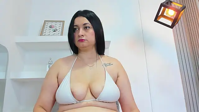 Bella Lynx online show from 4, 10, 2025