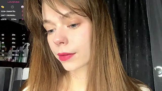 YourLittleElfie online show from 26, 9, 2025