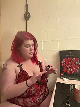 rosebratcat   online show from 14, 5, 2026