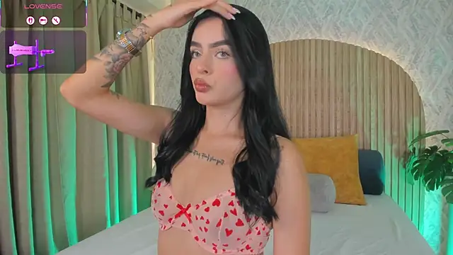 Snapshot of Sophiie_Belle chatting on 13, 9, 2025 Sophiie Belle online show from 13, 9, 2025