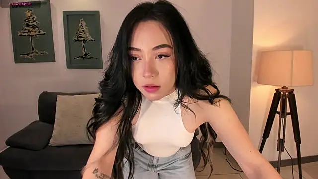 Snapshot of KatieAngelX chatting on 5, 11, 2025 KatieAngelX online show from 5, 11, 2025