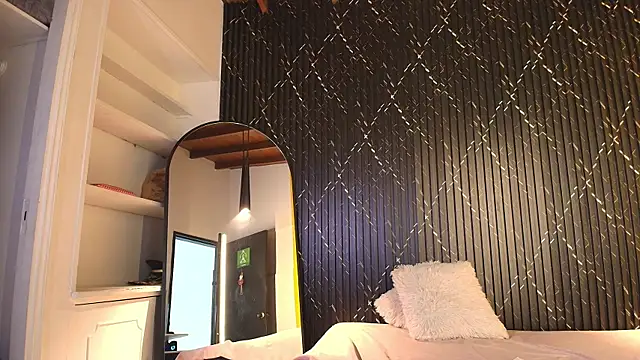 Miss Ariaa online show from 10, 11, 2025