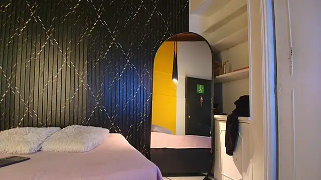 Miss Ariaa online show from 11, 11, 2025