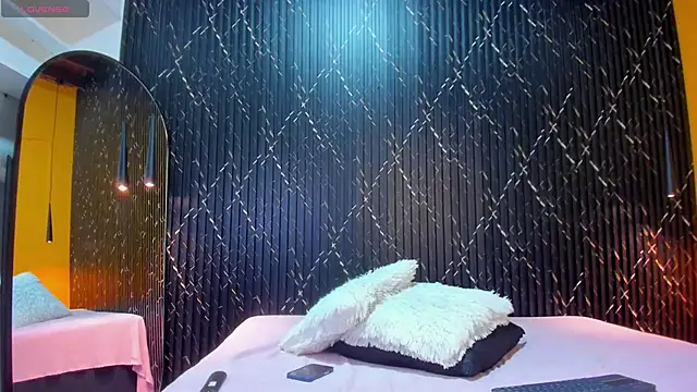 Miss Ariaa online show from 9, 10, 2025