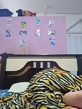 Cachorrinha2025 online show from 18, 11, 2025