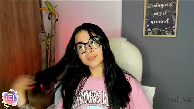 val varago online show from 3, 11, 2025