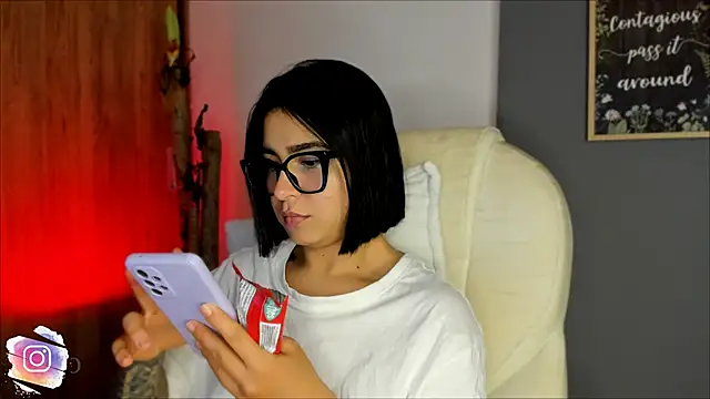 Snapshot of val_varago chatting on 17, 3, 2026 val varago online show from 17, 3, 2026