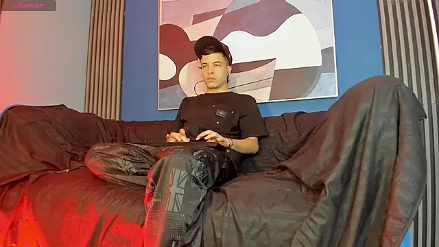 Snapshot of kevinn_blue1 chatting on 20, 10, 2025 kevinn blue1 online show from 20, 10, 2025