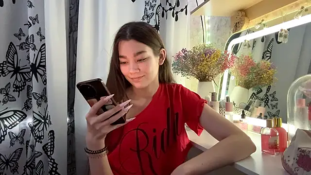 Cuteviola online show from 2, 12, 2025