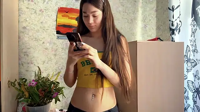 Cuteviola online show from 9, 4, 2026