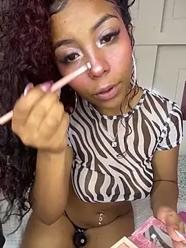 PrettyTiana  online show from 25, 11, 2025