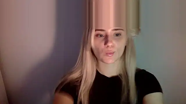 Snapshot of Rosvann chatting on 17, 11, 2025 Rosvann online show from 17, 11, 2025