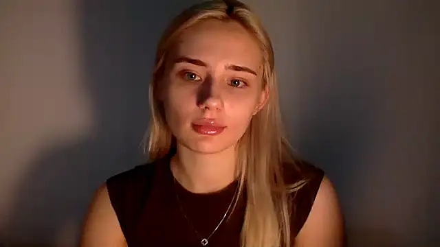 Snapshot of Rosvann chatting on 13, 11, 2025 Rosvann online show from 13, 11, 2025