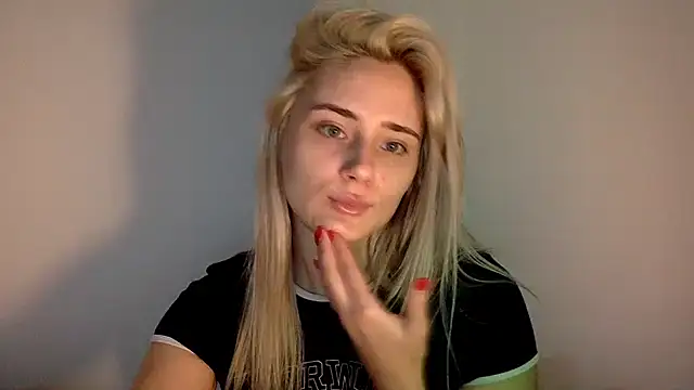 Snapshot of Rosvann chatting on 16, 11, 2025 Rosvann online show from 16, 11, 2025