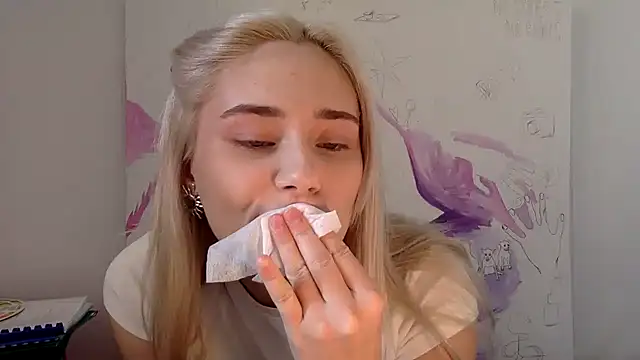 Snapshot of Rosvann chatting on 21, 9, 2025 Rosvann online show from 21, 9, 2025