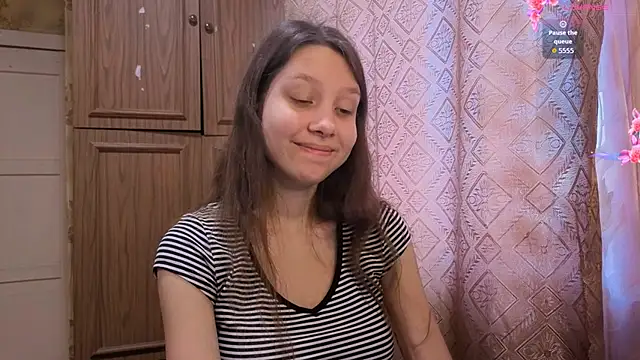 QutieDaSweet online show from 1, 12, 2025