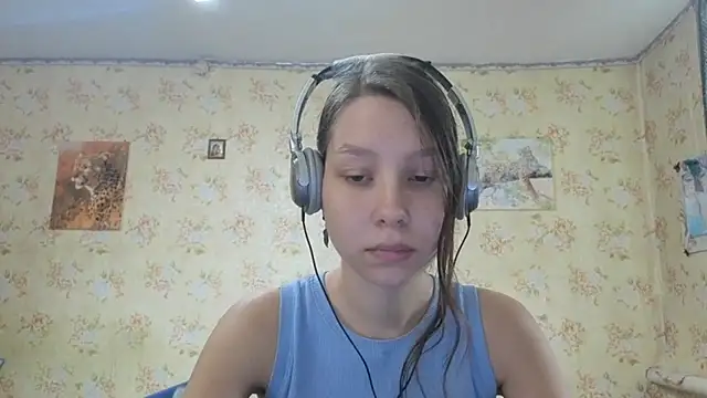 QutieDaSweet online show from 5, 10, 2025