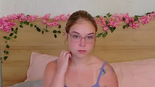 Lilith Bonheur online show from 7, 10, 2025