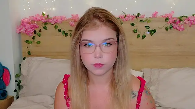 Lilith Bonheur online show from 6, 11, 2025