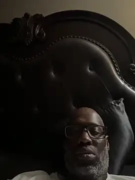 1HOEBOSS online show from 4, 3, 2026