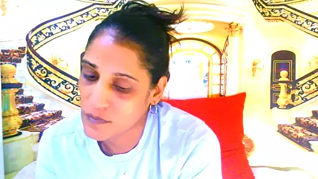 IndianSexcSmyle online show from 18, 4, 2026