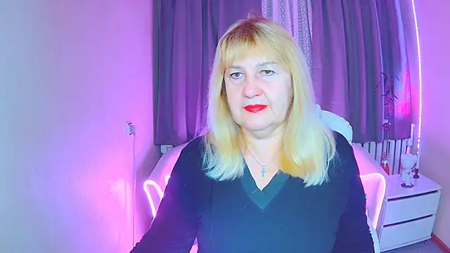 EmmaEllison online show from 8, 11, 2025