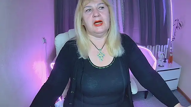 EmmaEllison online show from 12, 11, 2025