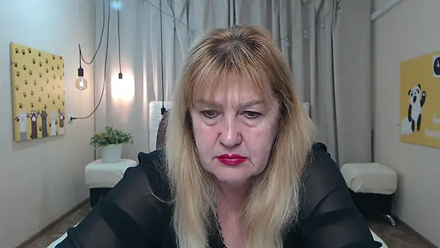 Snapshot of EmmaEllison chatting on 21, 5, 2026 EmmaEllison online show from 21, 5, 2026