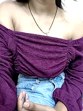 Snapshot of vidhi_00 chatting on 15, 9, 2025 vidhi 00 online show from 15, 9, 2025