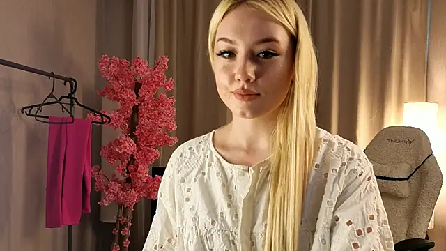 Flirty lee online show from 8, 10, 2025