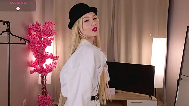 Flirty lee online show from 5, 11, 2025