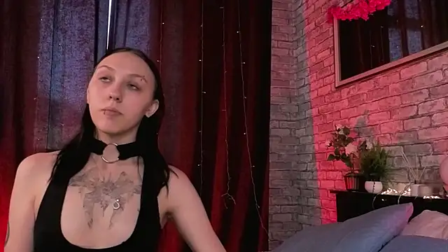 Snapshot of AdeliceLenoir chatting on 1, 10, 2025 AdeliceLenoir online show from 1, 10, 2025