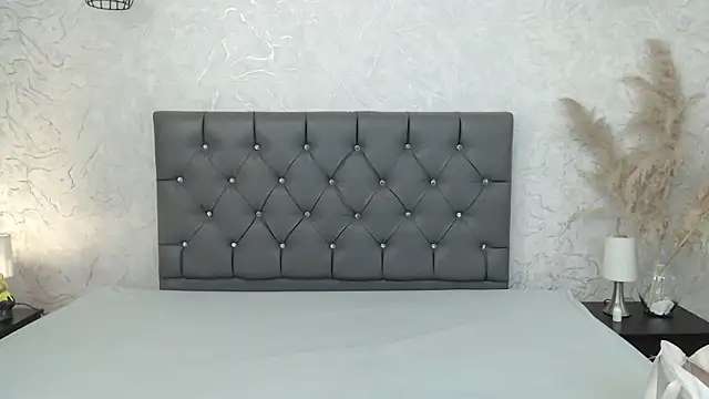 Sabriinaa Foxx online show from 9, 4, 2026